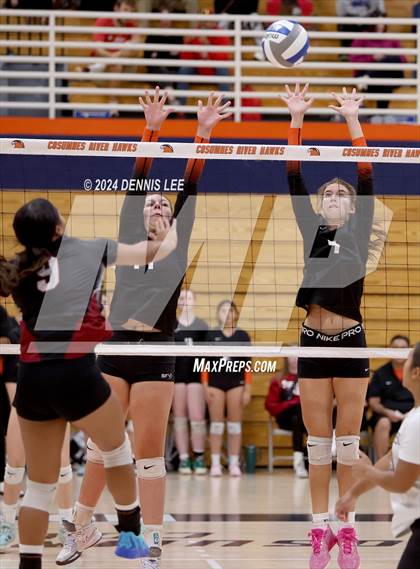 Thumbnail 2 in Roseville vs. Laguna Creek photogallery.
