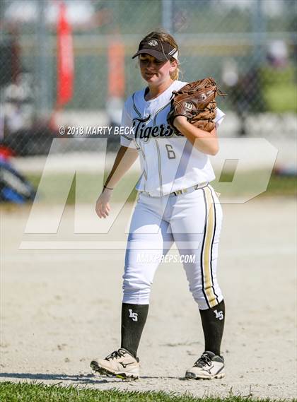 Thumbnail 3 in Blair Oaks vs Lee's Summit (Capital City Invitational) photogallery.
