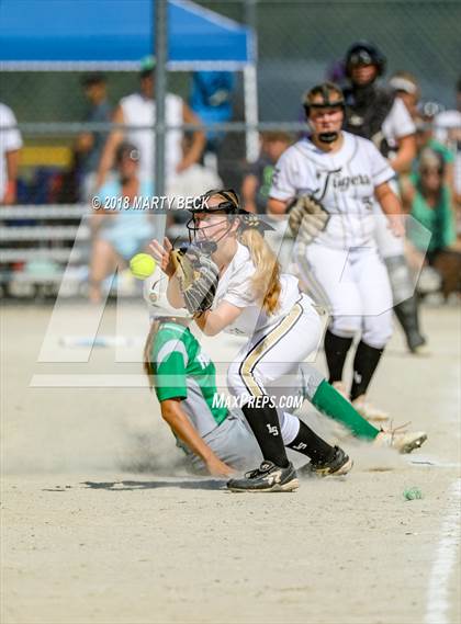 Thumbnail 2 in Blair Oaks vs Lee's Summit (Capital City Invitational) photogallery.