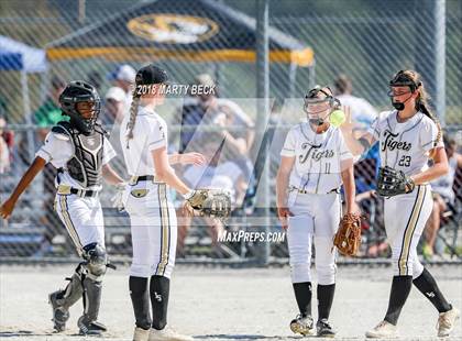 Thumbnail 1 in Blair Oaks vs Lee's Summit (Capital City Invitational) photogallery.