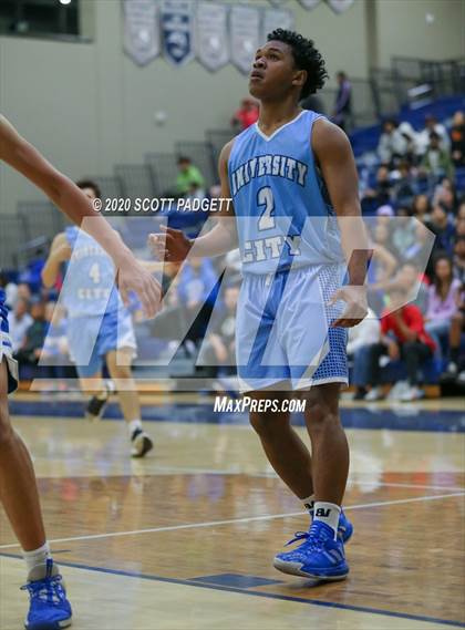 Thumbnail 2 in University City vs. San Diego (CIF SDS D2 Championship) photogallery.