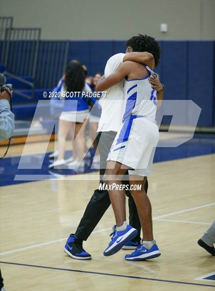 Thumbnail 2 in University City vs. San Diego (CIF SDS D2 Championship) photogallery.