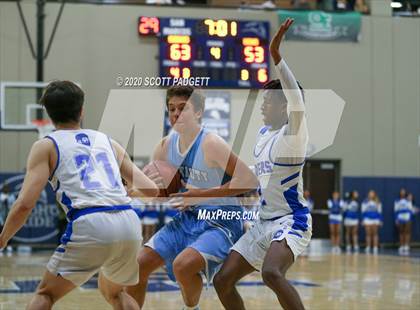 Thumbnail 3 in University City vs. San Diego (CIF SDS D2 Championship) photogallery.