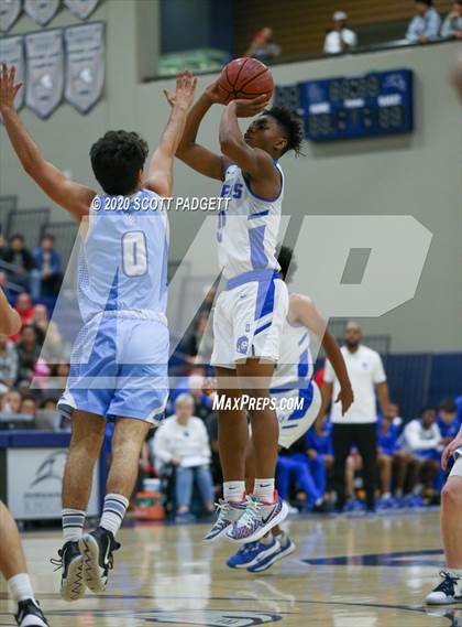 Thumbnail 2 in University City vs. San Diego (CIF SDS D2 Championship) photogallery.