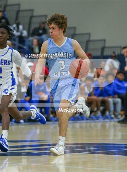 Thumbnail 3 in University City vs. San Diego (CIF SDS D2 Championship) photogallery.