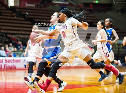 Thumbnail 2 in San Joaquin Memorial vs. Bakersfield Christian (CIF CS D5 Final) photogallery.