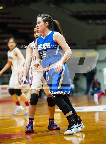 Thumbnail 3 in San Joaquin Memorial vs. Bakersfield Christian (CIF CS D5 Final) photogallery.