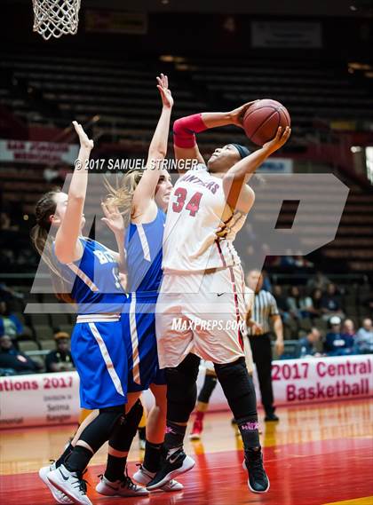 Thumbnail 3 in San Joaquin Memorial vs. Bakersfield Christian (CIF CS D5 Final) photogallery.