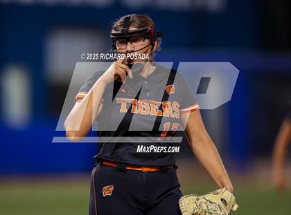 Thumbnail 1 in Coalinga vs. Woodlake (CIFCS - Division IV Championship) photogallery.
