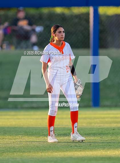 Thumbnail 2 in Coalinga vs. Woodlake (CIFCS - Division IV Championship) photogallery.