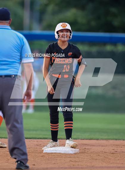 Thumbnail 1 in Coalinga vs. Woodlake (CIFCS - Division IV Championship) photogallery.