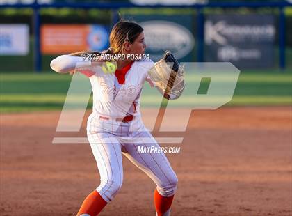 Thumbnail 3 in Coalinga vs. Woodlake (CIFCS - Division IV Championship) photogallery.