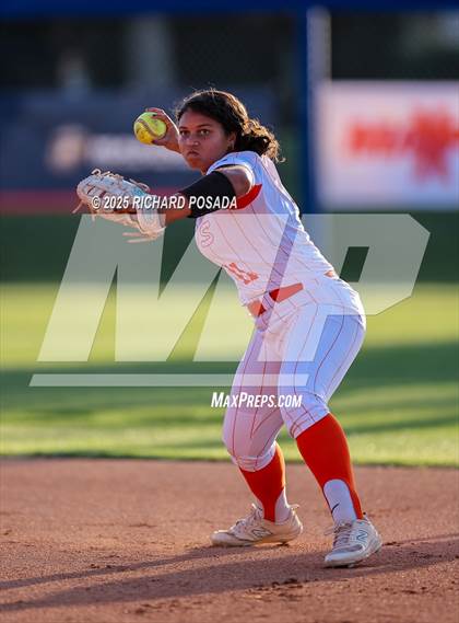 Thumbnail 2 in Coalinga vs. Woodlake (CIFCS - Division IV Championship) photogallery.