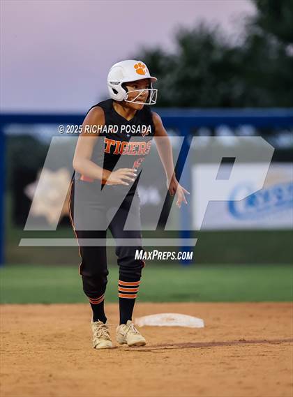 Thumbnail 2 in Coalinga vs. Woodlake (CIFCS - Division IV Championship) photogallery.
