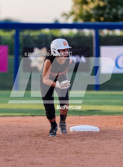 Thumbnail 2 in Coalinga vs. Woodlake (CIFCS - Division IV Championship) photogallery.