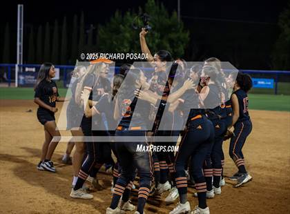 Thumbnail 3 in Coalinga vs. Woodlake (CIFCS - Division IV Championship) photogallery.