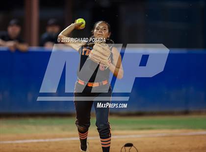 Thumbnail 2 in Coalinga vs. Woodlake (CIFCS - Division IV Championship) photogallery.