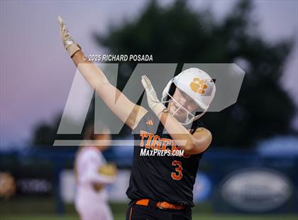 Thumbnail 1 in Coalinga vs. Woodlake (CIFCS - Division IV Championship) photogallery.