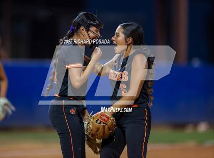 Thumbnail 2 in Coalinga vs. Woodlake (CIFCS - Division IV Championship) photogallery.