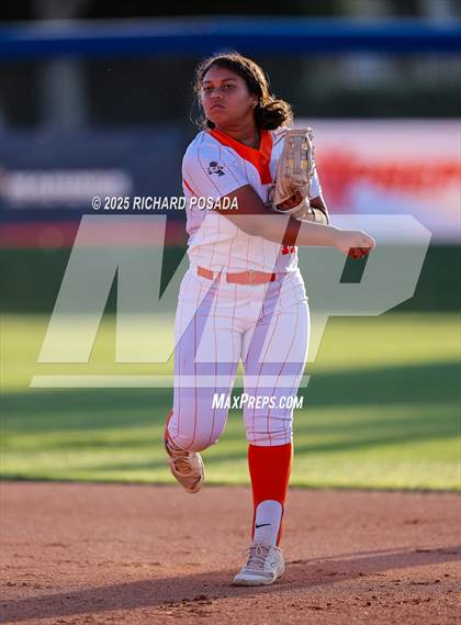 Thumbnail 1 in Coalinga vs. Woodlake (CIFCS - Division IV Championship) photogallery.