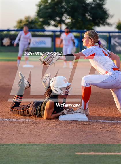 Thumbnail 1 in Coalinga vs. Woodlake (CIFCS - Division IV Championship) photogallery.