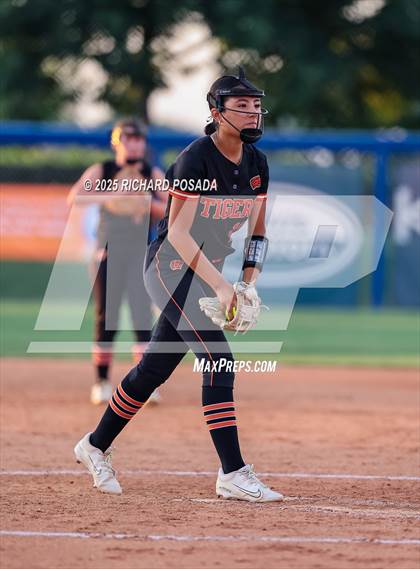 Thumbnail 2 in Coalinga vs. Woodlake (CIFCS - Division IV Championship) photogallery.