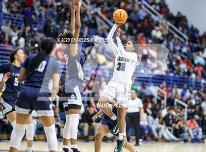 Thumbnail 3 in Southeast Raleigh vs. Millbrook (NCHSAA 4A Regional Championship) photogallery.