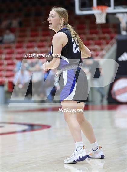 Thumbnail 2 in Grantsville vs. Carbon (UHSAA 3A Semifinal) photogallery.
