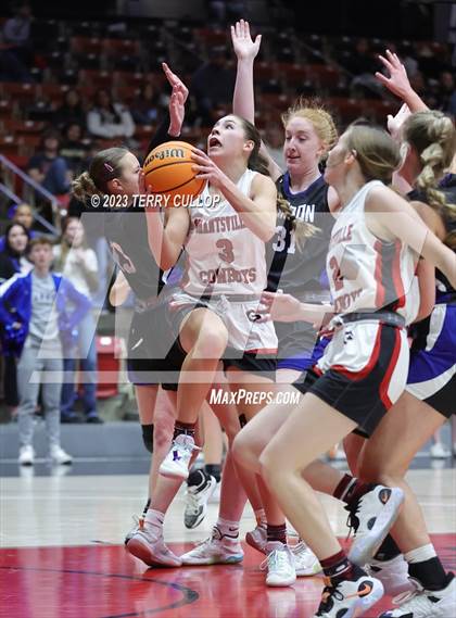Thumbnail 2 in Grantsville vs. Carbon (UHSAA 3A Semifinal) photogallery.