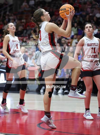 Thumbnail 1 in Grantsville vs. Carbon (UHSAA 3A Semifinal) photogallery.