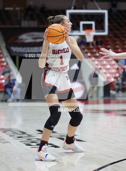 Thumbnail 2 in Grantsville vs. Carbon (UHSAA 3A Semifinal) photogallery.