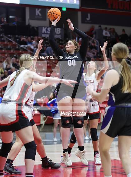 Thumbnail 2 in Grantsville vs. Carbon (UHSAA 3A Semifinal) photogallery.