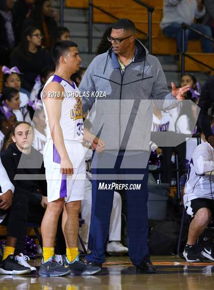 Thumbnail 3 in Warren vs Lynwood photogallery.