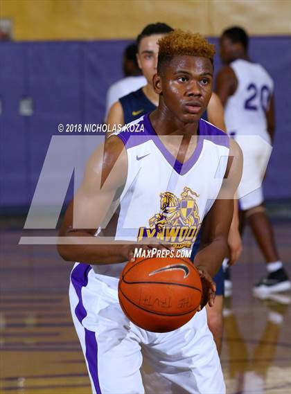 Thumbnail 1 in Warren vs Lynwood photogallery.