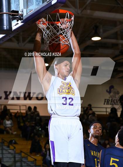 Thumbnail 2 in Warren vs Lynwood photogallery.