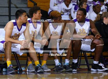Thumbnail 3 in Warren vs Lynwood photogallery.