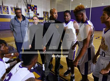 Thumbnail 2 in Warren vs Lynwood photogallery.