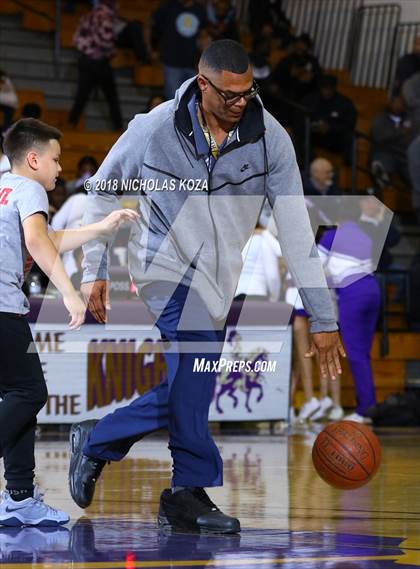 Thumbnail 3 in Warren vs Lynwood photogallery.