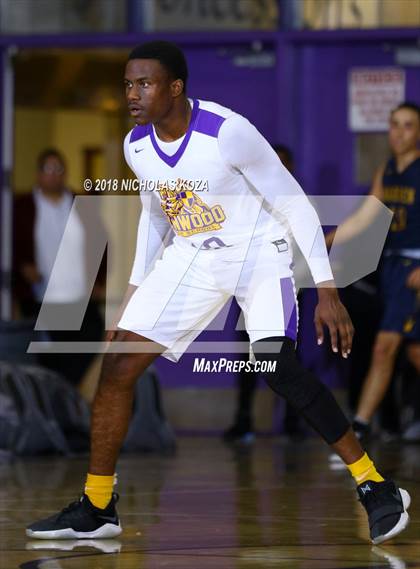 Thumbnail 1 in Warren vs Lynwood photogallery.