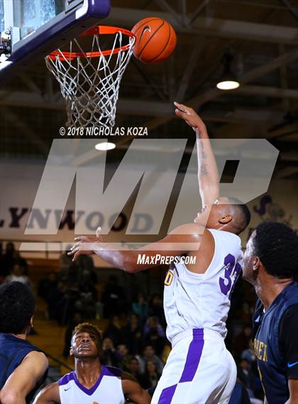 Thumbnail 1 in Warren vs Lynwood photogallery.