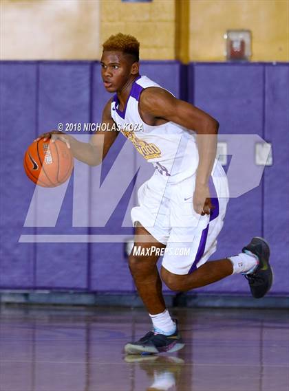 Thumbnail 1 in Warren vs Lynwood photogallery.