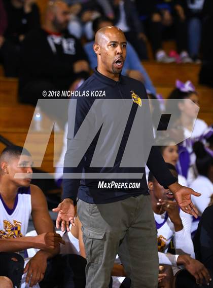 Thumbnail 1 in Warren vs Lynwood photogallery.