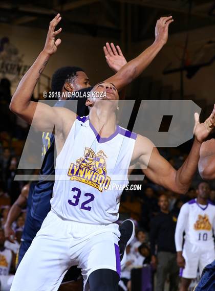 Thumbnail 3 in Warren vs Lynwood photogallery.