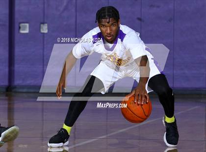 Thumbnail 3 in Warren vs Lynwood photogallery.