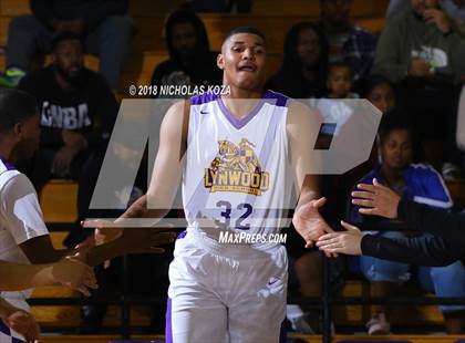 Thumbnail 3 in Warren vs Lynwood photogallery.