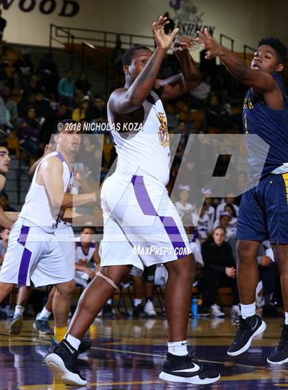 Thumbnail 1 in Warren vs Lynwood photogallery.