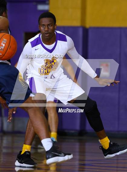 Thumbnail 2 in Warren vs Lynwood photogallery.