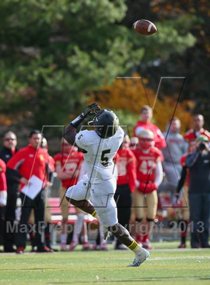Thumbnail 3 in Paramus Catholic @ Bergen Catholic photogallery.
