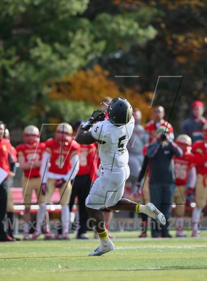 Thumbnail 2 in Paramus Catholic @ Bergen Catholic photogallery.