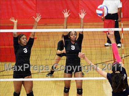 Thumbnail 1 in Berean Christian @ Salesian (CIF NCS D4 Playoffs) photogallery.